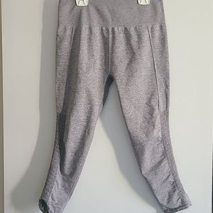 Grey 7/8 high-waisted leggings